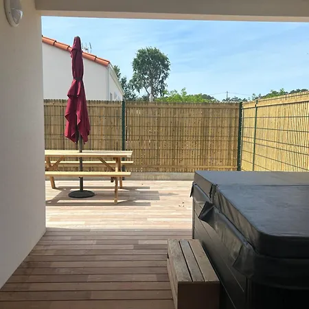 Holiday home Maisons Phoenix