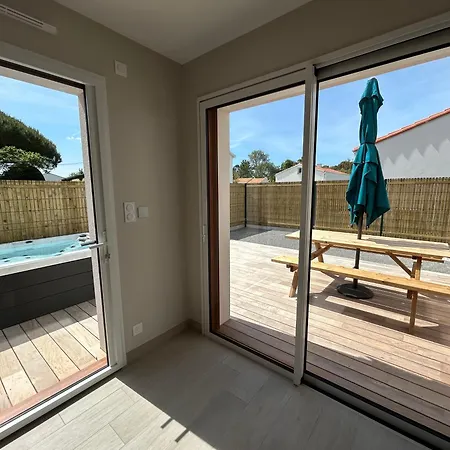 Maisons Phoenix סן ז'אן דה מון